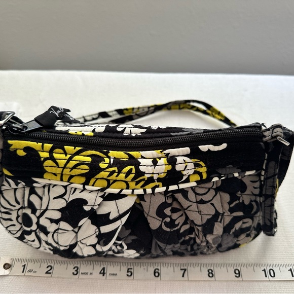 Vintage - Retired Vera Bradley Baroque Pattern Purse Like New and super cute 💓 - Picture 5 of 10